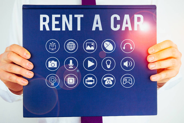 Znak tekstowy pokazujący Rent A Car. Prezentacja zdjęć firmowych płacących za tymczasowe użytkowanie pojazdu od jednego dnia do miesiąca - Zdjęcie, obraz