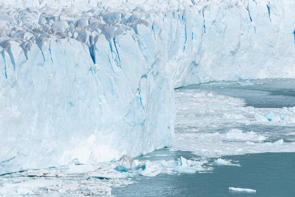 Κοντινό πλάνο των στρωμάτων πάγου στο Perito Moreno Glacier, Αργεντινή - Φωτογραφία, εικόνα