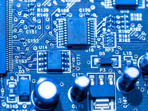 placa de microcircuito de computadora con chipset integrado
 - Foto, imagen