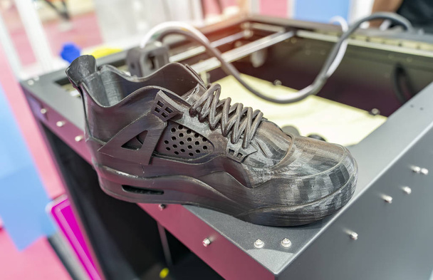 3Dプリントされた靴のフィギュアクローズアップ - 写真・画像