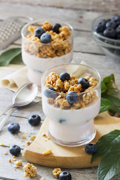 Homemade yogurt and granola - Valokuva, kuva