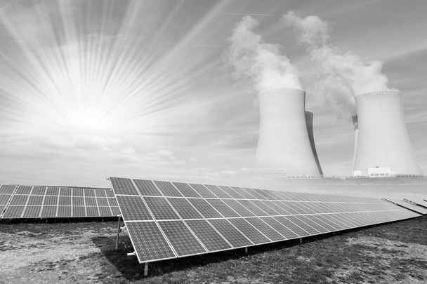 panele słoneczne z elektrowni jądrowej - Zdjęcie, obraz