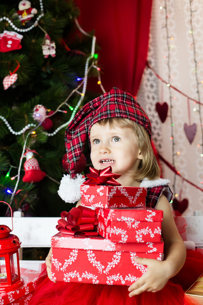Criança bonito em chapéu de Santa
 - Foto, Imagem