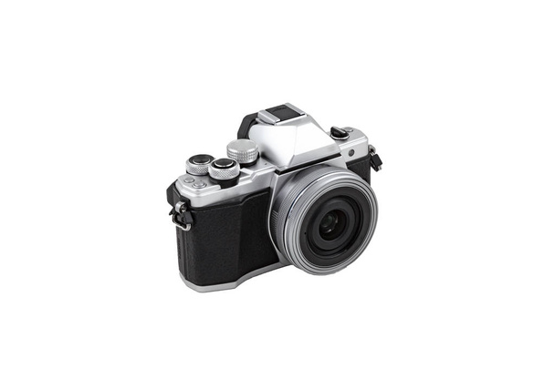 Μαύρη κάμερα απομονωμένη σε λευκό φόντο. - Φωτογραφία, εικόνα