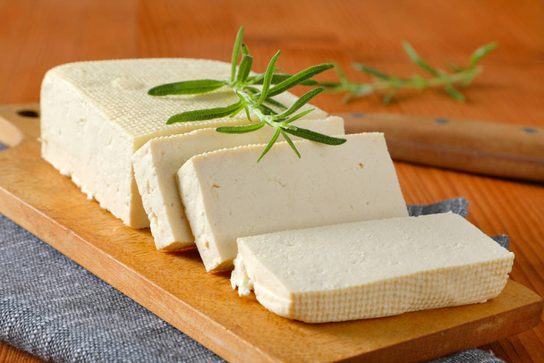 Свіжий твердий сир бобів (тофу
) - Фото, зображення