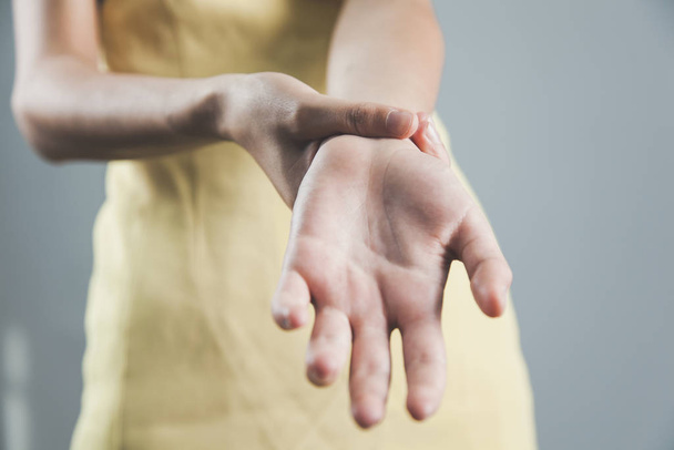 woman ache hand - Foto, immagini