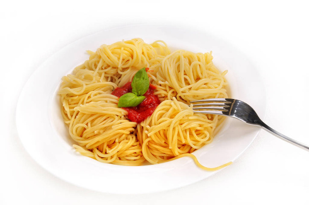 spagetthi on a plate - Valokuva, kuva