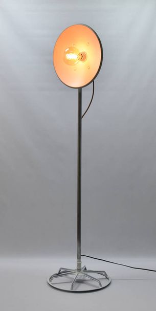 Металлическая лампа ручной работы
 - Фото, изображение