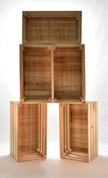 Estantes de madera hechos a mano en varios patrones
 - Foto, imagen