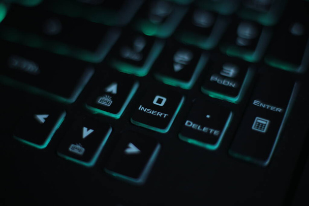 яркий многоцветный макрочерный фон кнопки клавиатуры
 - Фото, изображение