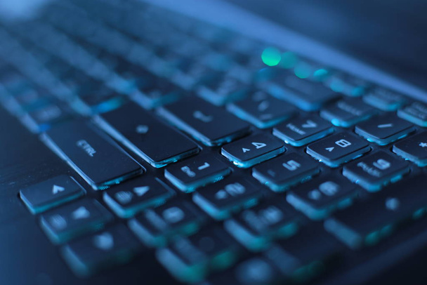 яркий многоцветный макрочерный фон кнопки клавиатуры
 - Фото, изображение