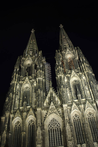 cologne cathedral at night - Фото, зображення