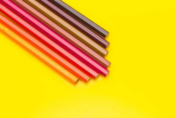 lápices de colores, gama de colores
 - Foto, Imagen
