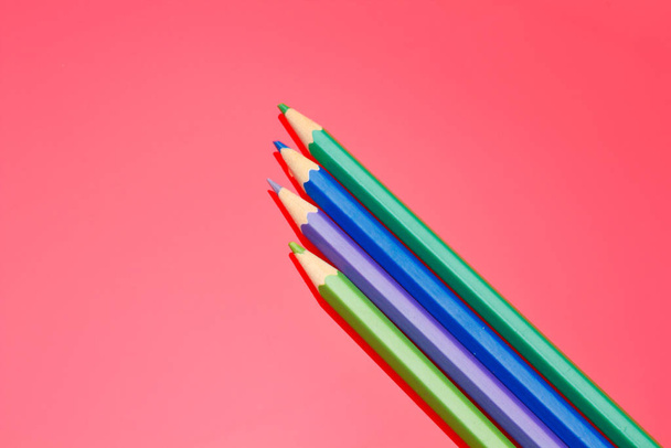 lápices de colores, gama de colores
 - Foto, imagen