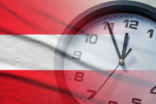 Austria bandiera con quadrante di un orologio
 - Foto, immagini