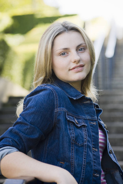 Portrait of Teen Girl - Foto, afbeelding