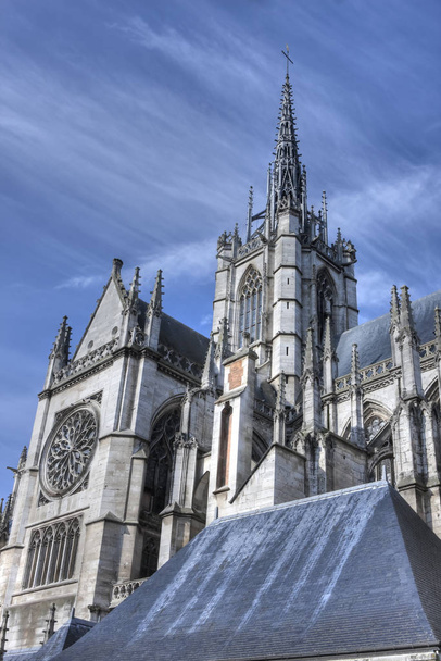scenic view of majestic cathedral architecture - Foto, Bild