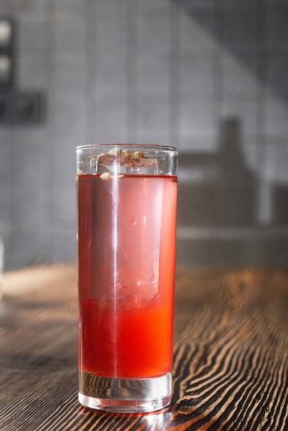 крупним планом свіжий смачний коктейль у склі, концепція напою
   - Фото, зображення