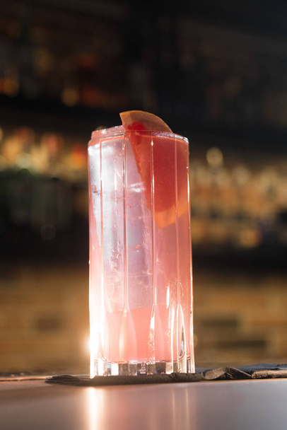 zblízka čerstvého chutného koktejlu ve skle, koncept nápoje   - Fotografie, Obrázek