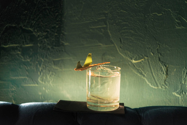 primer plano de cóctel sabroso fresco en vaso, concepto de bebida
   - Foto, imagen