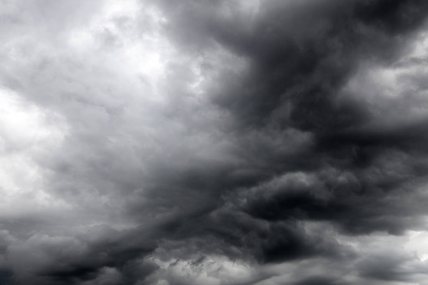 灰色の嵐の雲 - 写真・画像