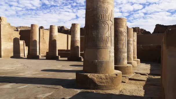 The ruins of the ancient temple of Sebek in Kom - Ombo, Egypt. - Záběry, video