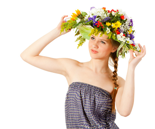 Beautiful girl with hat of flowers - Fotoğraf, Görsel