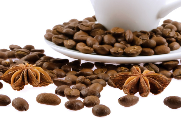 зерно і аніс розливаються кава
 - Фото, зображення
