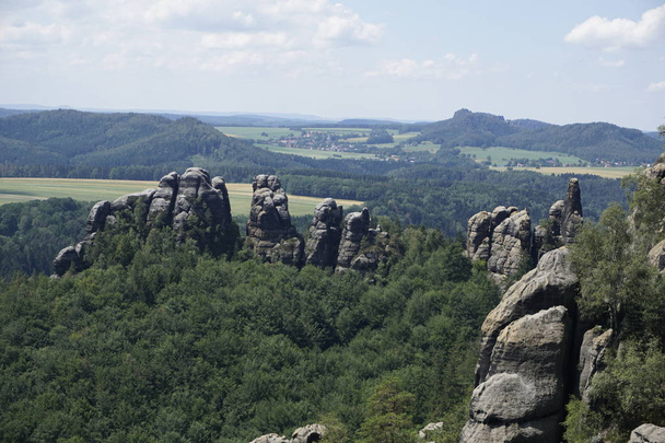 Close-up of beautiful view over rock formations in the Schrammsteine area - Zdjęcie, obraz