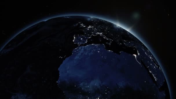 realistischer Sonnenaufgang über dem Planeten Erde 3D Animation Sonnenaufgang Ansicht mit digitalem Datenraster Globus leuchtet von der Sonne auf mit Technologie Mesh rund um Internet und Blockchain-Konzept mit nasa-Bildern in  - Filmmaterial, Video