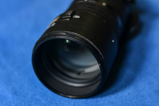 Black ultra telephoto zoom lens - Фото, изображение