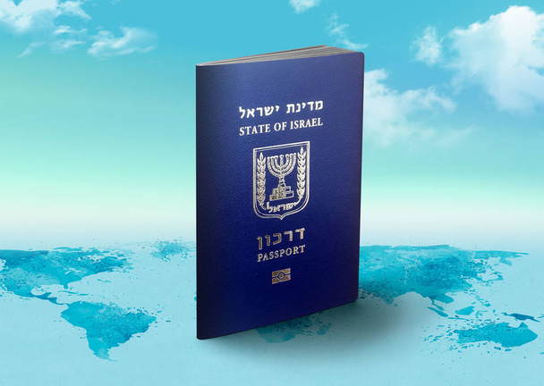 Israël Passeport sur la carte du monde avec nuages en arrière-plan
 - Photo, image