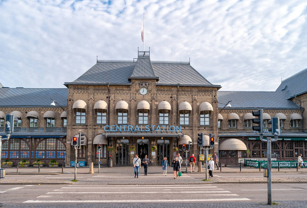 Gothenburg, Sweden - June 25, 2019: The entrance of Central Station. View of the railway station building with pedestrians at a crosswalk. - Foto, Imagem