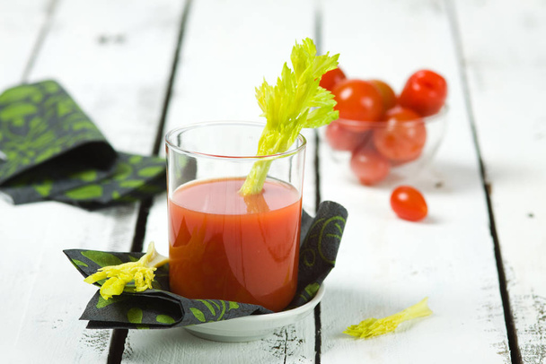 tomato juice with celery - Fotoğraf, Görsel