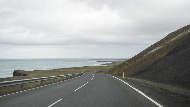 İzlanda 'daki manzara çok güzel. - Fotoğraf, Görsel