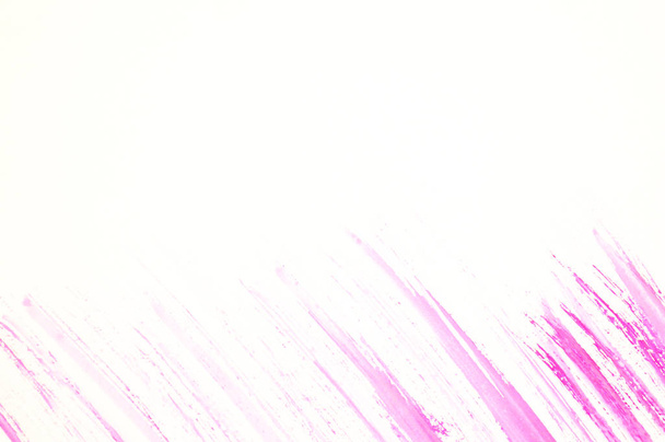 Acquerello rosa striscio isolato su sfondo bianco
. - Foto, immagini