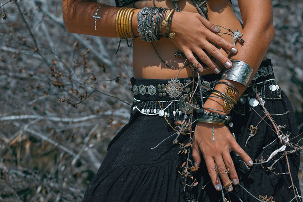 cropped image of tribal style girl posing to camera - Foto, imagen