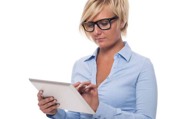 бізнес-леді в окулярах за допомогою цифрового планшета
 - Фото, зображення