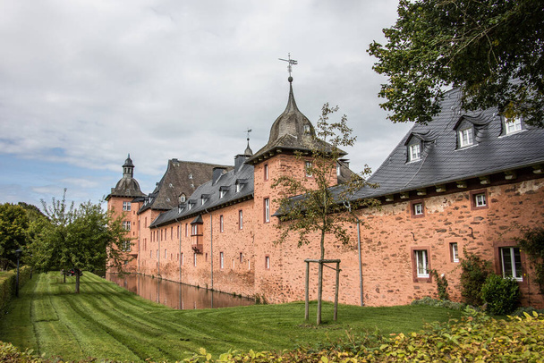 Schloss Adolfsburg im Sauerland - Foto, Bild
