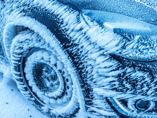 Кристали льоду на машині
 - Фото, зображення