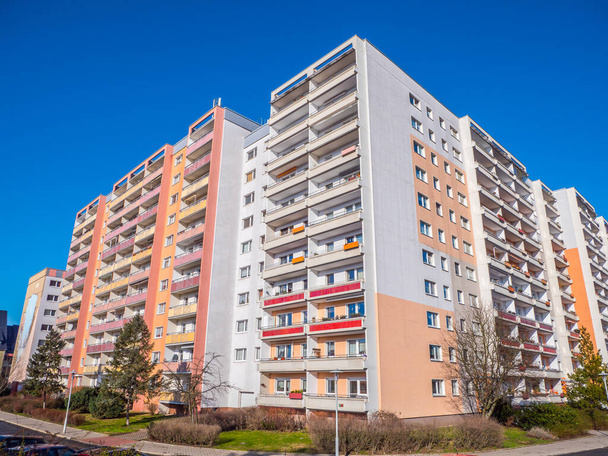 социальное жилье в Восточной Германии
 - Фото, изображение