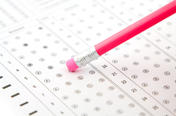 рожева гумка на олівці, і відповіді на тест
 - Фото, зображення
