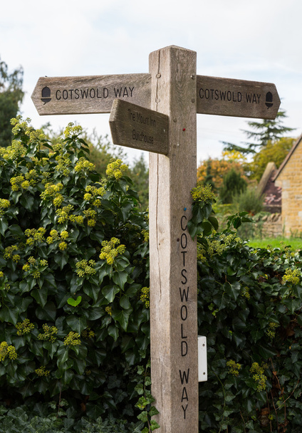 Poteau indicateur Cotswold Way à Cotswolds
 - Photo, image