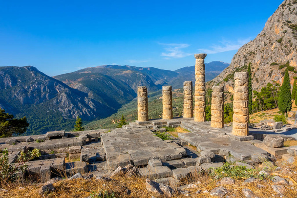 Greek Ruins on a Background of Mountains - Foto, Imagem