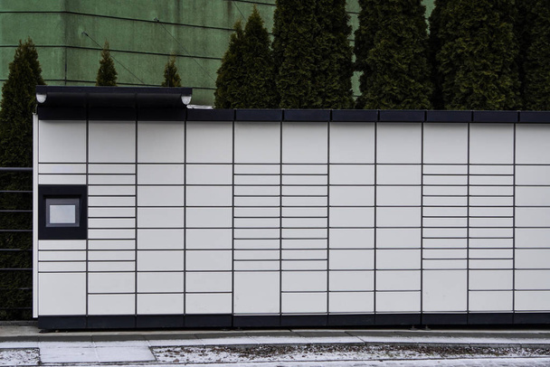 Коробки для посылок и букв на улице, автоматический станок
 - Фото, изображение