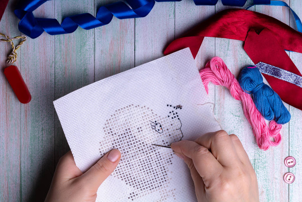 handmade cross stitch children's drawing - Foto, Imagen