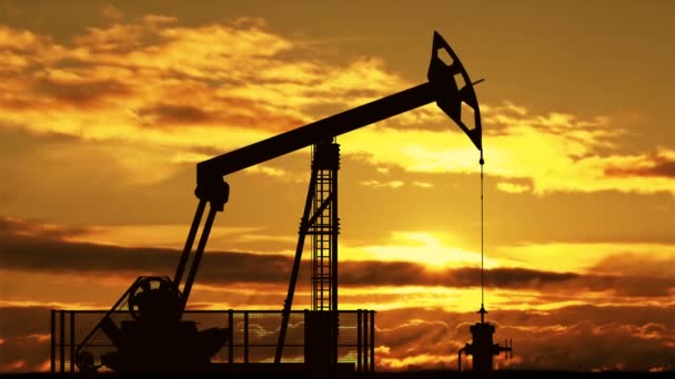 jack αντλία πετρελαίου κατά το ηλιοβασίλεμα - Πλάνα, βίντεο