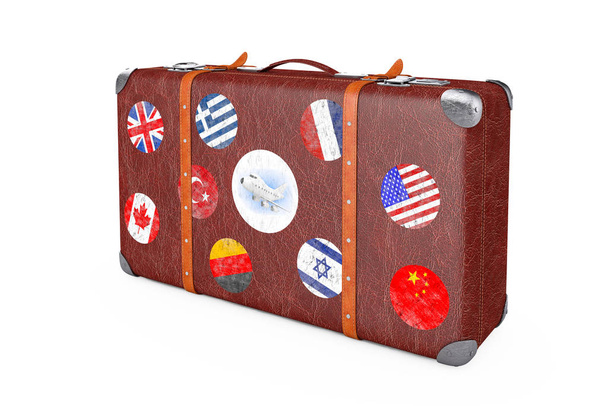 Valise nue en cuir marron rétro avec autocollants de voyage, moi
 - Photo, image