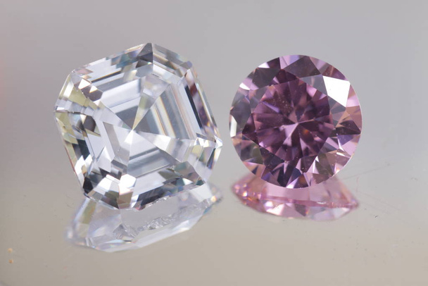 abalorios de diamantes de zirconia de cristal de color hermoso para joyas
 - Foto, imagen