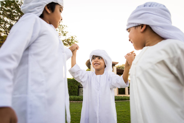 Group of middle eastern kids in Dubai - Foto, Imagen